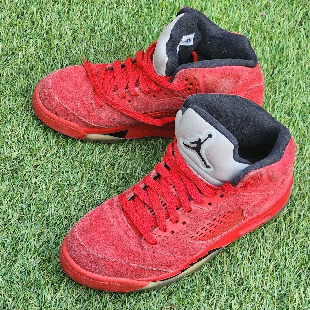 NIKE JORDAN 5s - Kids Shoes - SIZE 5.5Y